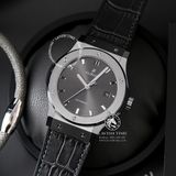Đồng Hồ Hublot Classic Fusion 42mm Rep 1:1 Chế Tác Vỏ Bạc Titanium Mặt Số Xám Chải Tia Dây Cá Sấu 542.NX.7071.LR