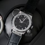 Đồng Hồ Hublot Classic Fusion 42mm Rep 1:1 Chế Tác Vỏ Bạc Titanium Mặt Số Đen Dây Cá Sấu 542.NX.1171.LR