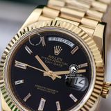 Đồng Hồ Rolex Day-Date 40mm 228238-004 Rep 1:1 Chế Tác Vỏ Bọc Vàng 18K Mặt Đen Cọc Số Đính Đá Baguette Dây Kim Loại