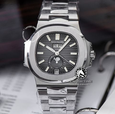 Đồng Hồ Patek Philippe Nautilus 5726/1A-001 Rep 1:1 Chế Tác Vỏ Bạc Mặt Xám Dây Kim Loại