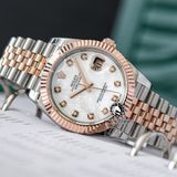 Đồng Hồ Rolex Datejust 41mm 126331-0014 Rep 1:1 Chế Tác Vỏ Demi Bọc Vàng Mặt Xà Cừ Trắng Cọc Số Đính Đá Dây Kim Loại Jubilee