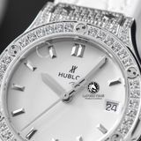 Đồng Hồ Hublot Classic Fusion 33mm Rep 1:1 Chế Tác Titanium Pavé Diamonds Mặt Số Trắng Dây Da