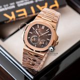Đồng Hồ Patek Philippe Nautilus 5712R-001 Rep 1:1 Chế Tác Vỏ Vàng Hồng Mặt Nâu Dây Kim Loại