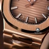 Đồng Hồ Patek Philippe Nautilus 5711R-001 Rep 1:1 Chế Tác Vỏ Vàng Hồng Mặt Nâu Dây Kim Loại