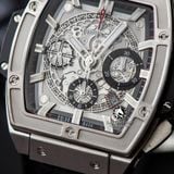 Đồng Hồ Hublot Spirit Of Big Bang 42mm Rep 1:1 Chế Tác Vỏ Bạc Mặt Đen Dây Da Cá Sấu 601.NX.0173.LR