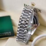 Đồng Hồ Rolex Day-Date 40mm 228396TBR-0002 Rep 1:1 Cao Cấp Vỏ Bạc Niềng Bezel Đính Đá Baugette Mặt Xanh Bằng Cọc Số Đính Đá Baguette Dây Kim Loại