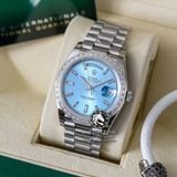 Đồng Hồ Rolex Day-Date 40mm 228396TBR-0002 Rep 1:1 Cao Cấp Vỏ Bạc Niềng Bezel Đính Đá Baugette Mặt Xanh Bằng Cọc Số Đính Đá Baguette Dây Kim Loại