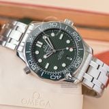 Đồng Hồ Omega Seamaster Diver 300M Co‑Axial Master Chronometer 42 mm 210.30.42.20.10.001 Rep 1:1 Chế Tác Vỏ Bạc Mặt Xanh Lá Dây Kim Loại