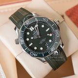 Đồng Hồ Omega Seamaster Diver 300M Co‑Axial Master Chronometer 42 mm 210.30.42.20.10.001 Rep 1:1 Chế Tác Vỏ Bạc Mặt Xanh Lá Dây Kim Loại