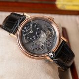 Đồng Hồ Breguet Tradition 7057BR/G9/9W6 Rep 1:1 Chế Tác Vỏ Vàng Hồng Mặt Đen Dây Da