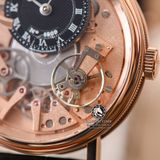 Đồng Hồ Breguet Tradition 7057BR/R9/9W6 Rep 1:1 Chế Tác Vỏ Vàng Hồng Mặt Hồng Dây Da