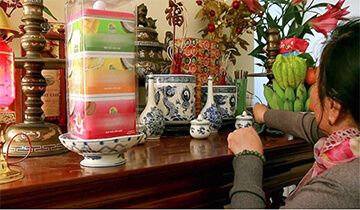 Văn khấn dọn bàn thờ cuối năm, tôn kính và truyền thống