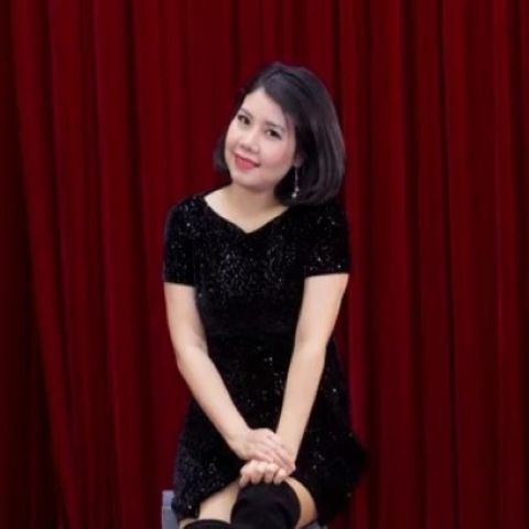  NGHỆ SĨ HƯƠNG THÚY 