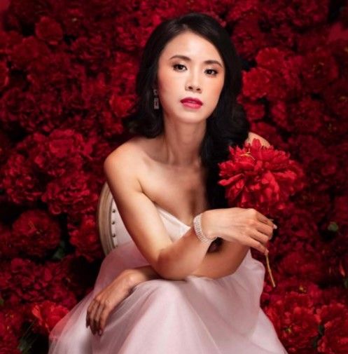  NGHỆ SĨ KHUẤT QUỲNH HOA 