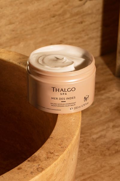  Balm dưỡng cấp nước và làm mềm mịn làn da cơ thể Moisturising Silky Balm 