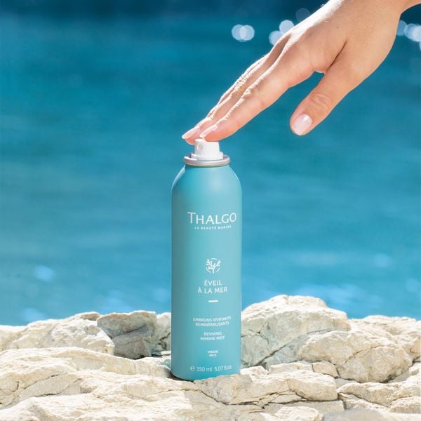  Xịt khoáng nước biển cấp nước và làm dịu da Reviving Marine Mist 