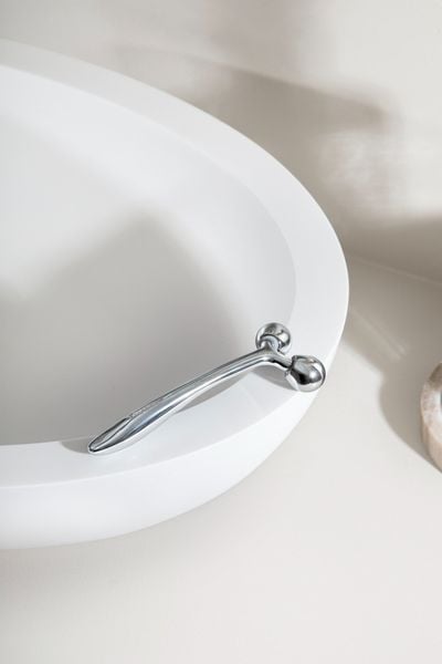  Cây lăn “Face Fitness” hỗ trợ săn chắc da, cải thiện độ đàn hồi cho làn da vùng mặt và cổ “FACE FITNESS” ROLLER 