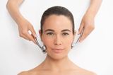  Cây lăn “Face Fitness” hỗ trợ săn chắc da, cải thiện độ đàn hồi cho làn da vùng mặt và cổ “FACE FITNESS” ROLLER 