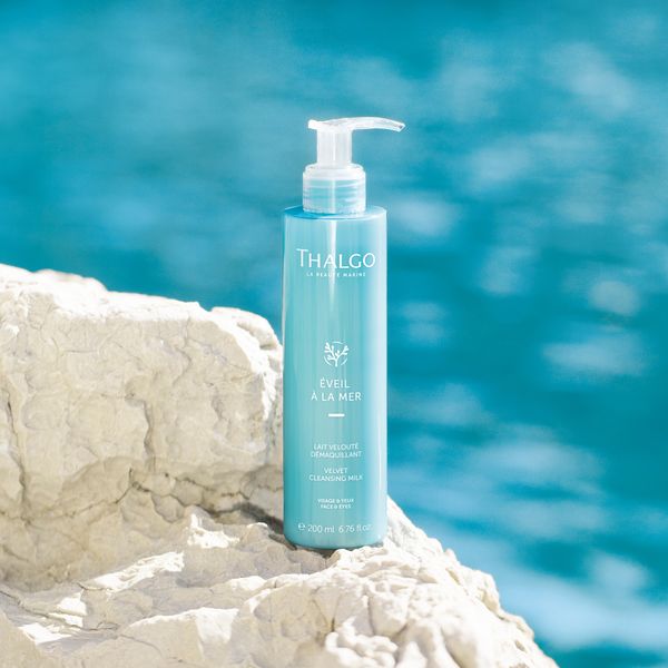  Sữa rửa mặt và tẩy trang dành cho mọi loại da, kể cả da nhạy cảm Velvet Cleansing Milk 