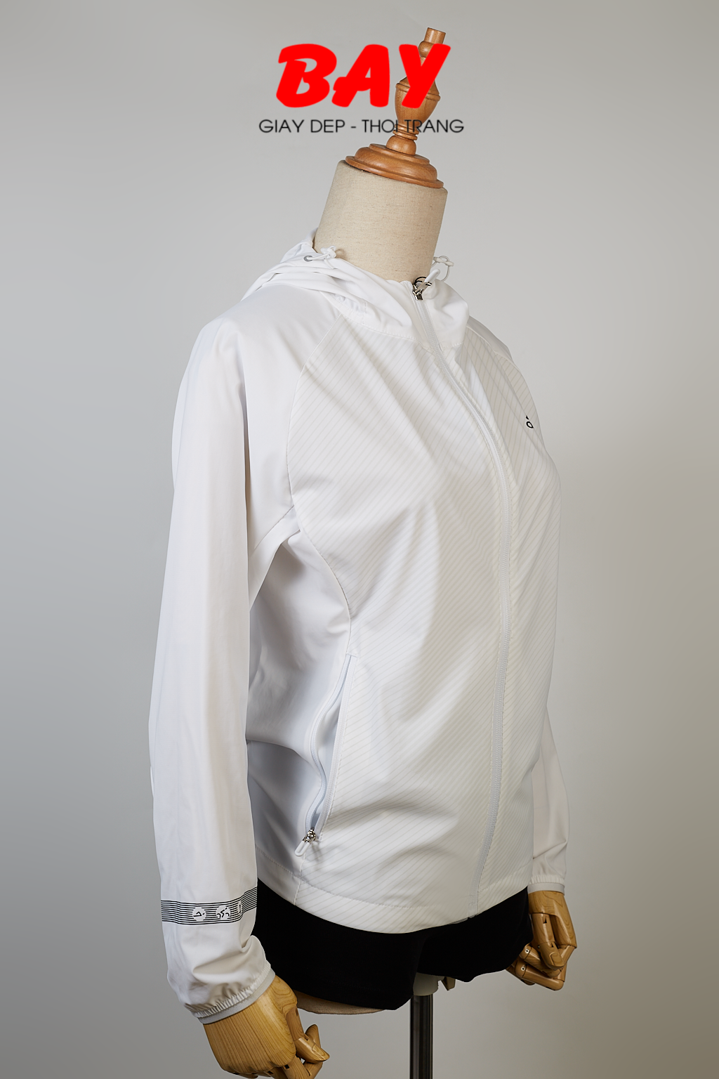  KHOÁC NỮ POLY 02305-TRẮNG 