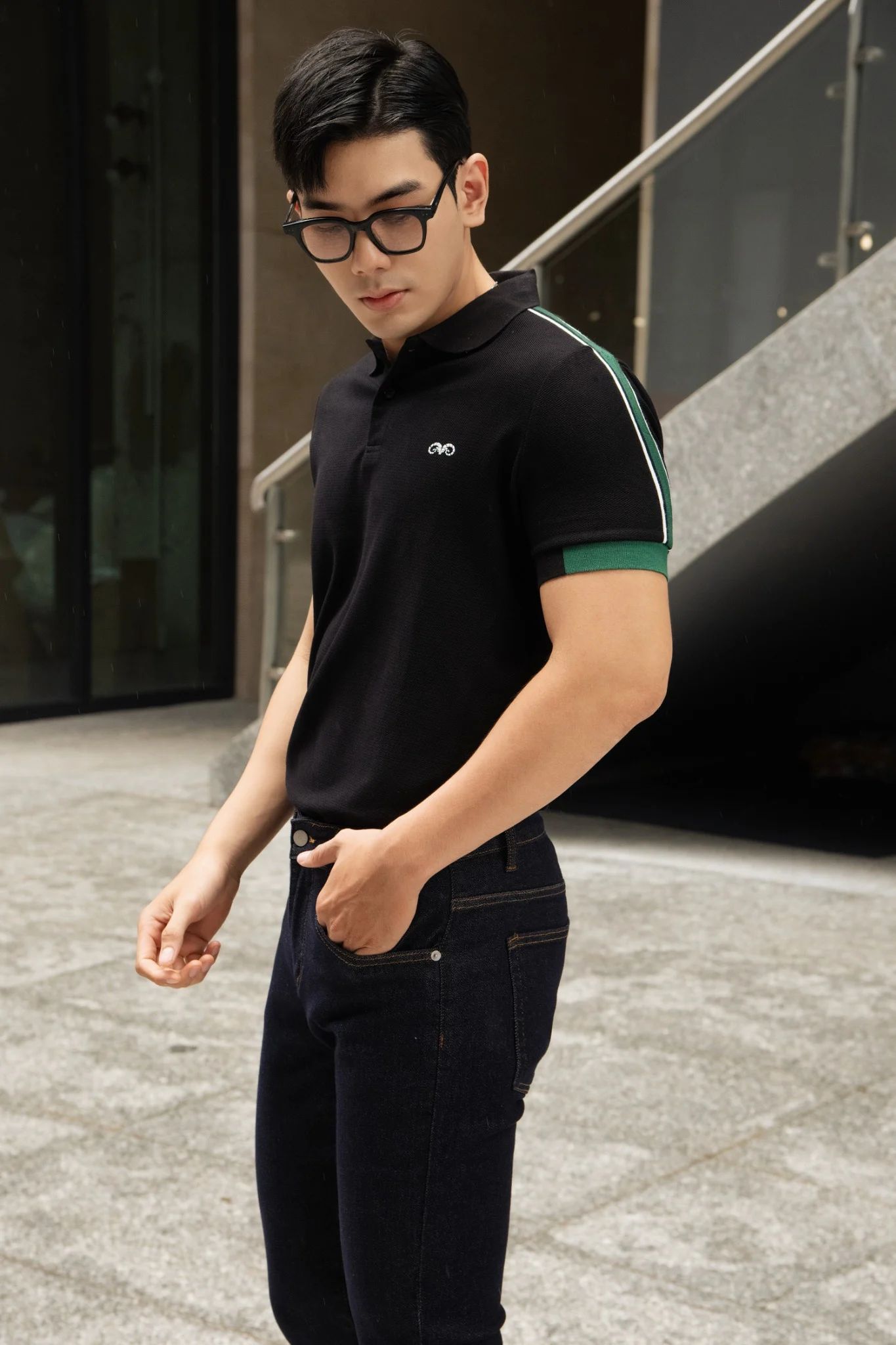  POLO NAM 8858-ĐEN ĐẮP VAI XANH LÁ 