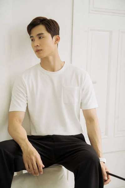  ÁO THUN NAM T663-REGULAR FIT TRẮNG CÓ TÚI 