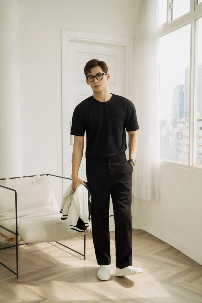 ÁO THUN NAM T663-REGULAR FIT ĐEN CÓ TÚI 