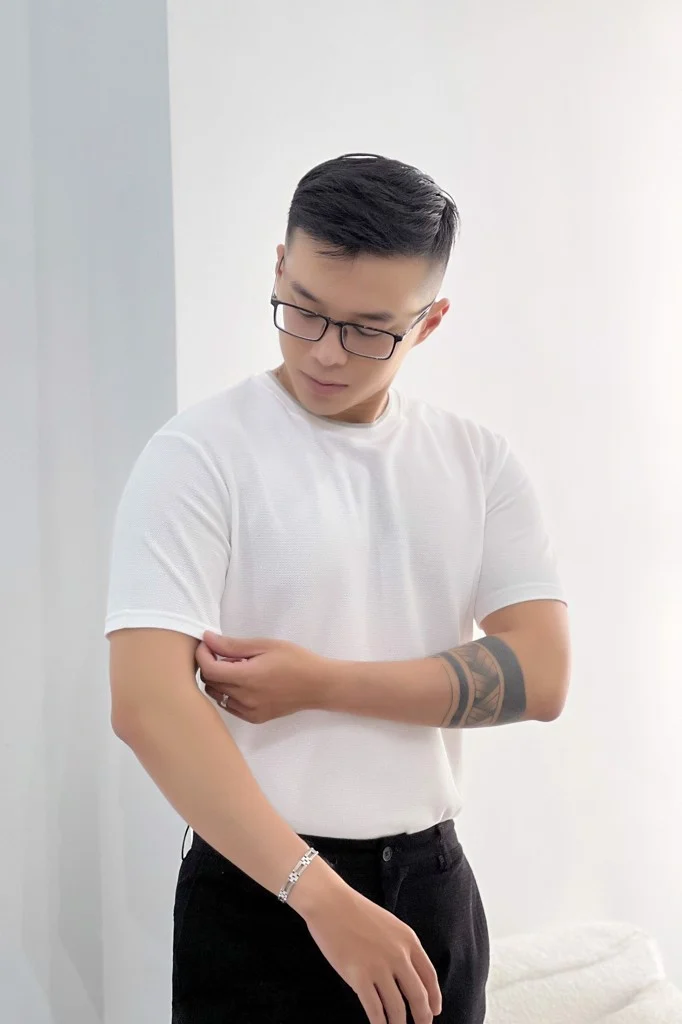  ÁO THUN NAM T672-TRẮNG BO XÁM 