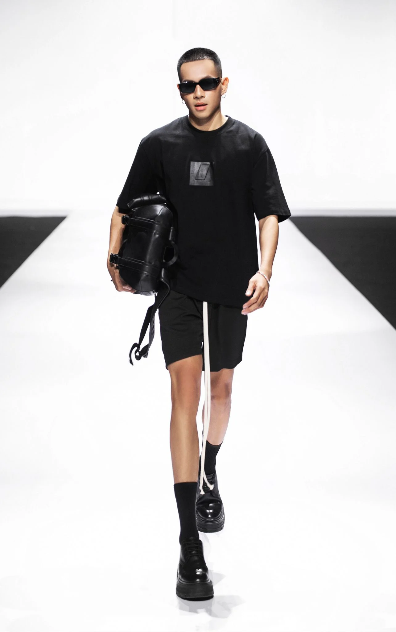  ÁO THUN NAM T707-ĐEN 