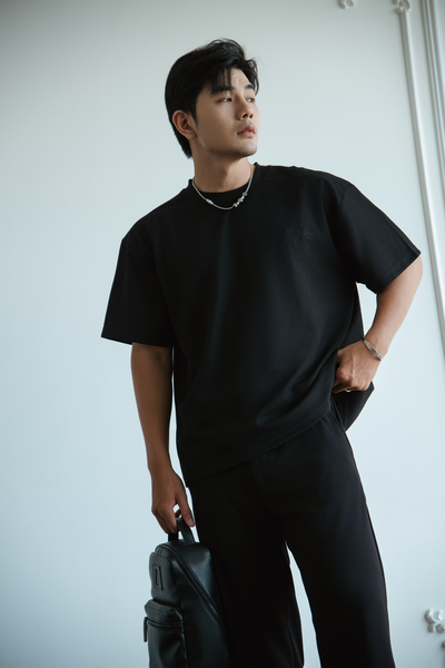  ÁO THUN NAM TL09 THÊU CHỮ KÝ-LOOSE FIT ĐEN 