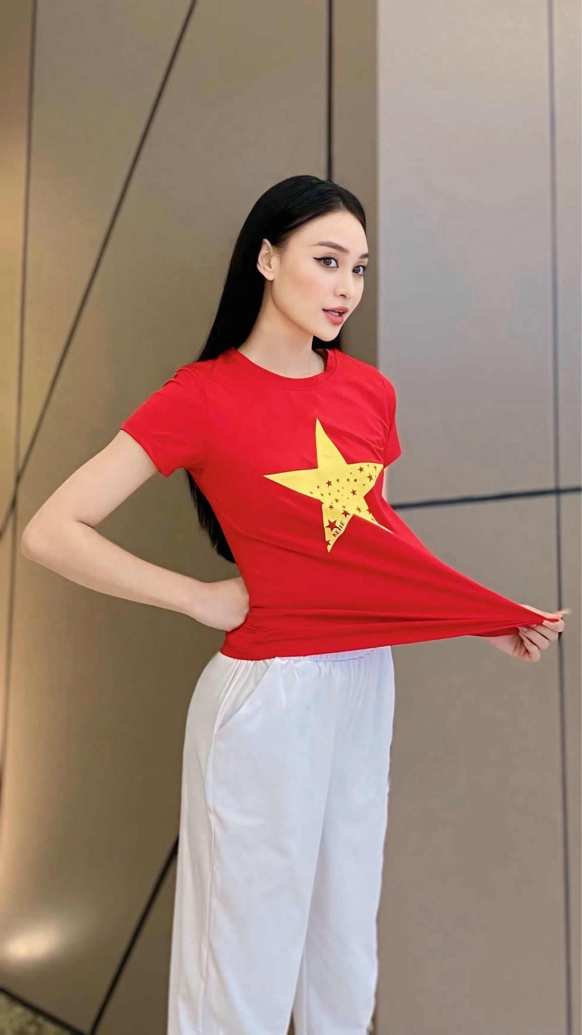  Áo cờ đỏ sao vàng Nữ kín bụng - Bling sao nhỏ 