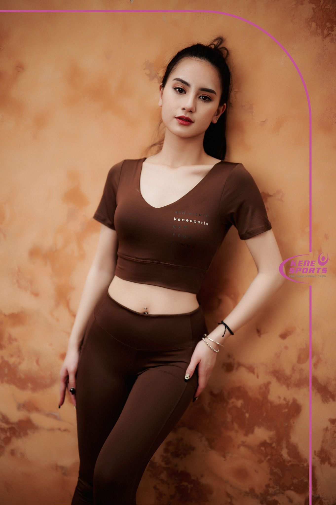  Kenewomen Athleisure croptop set 2022 