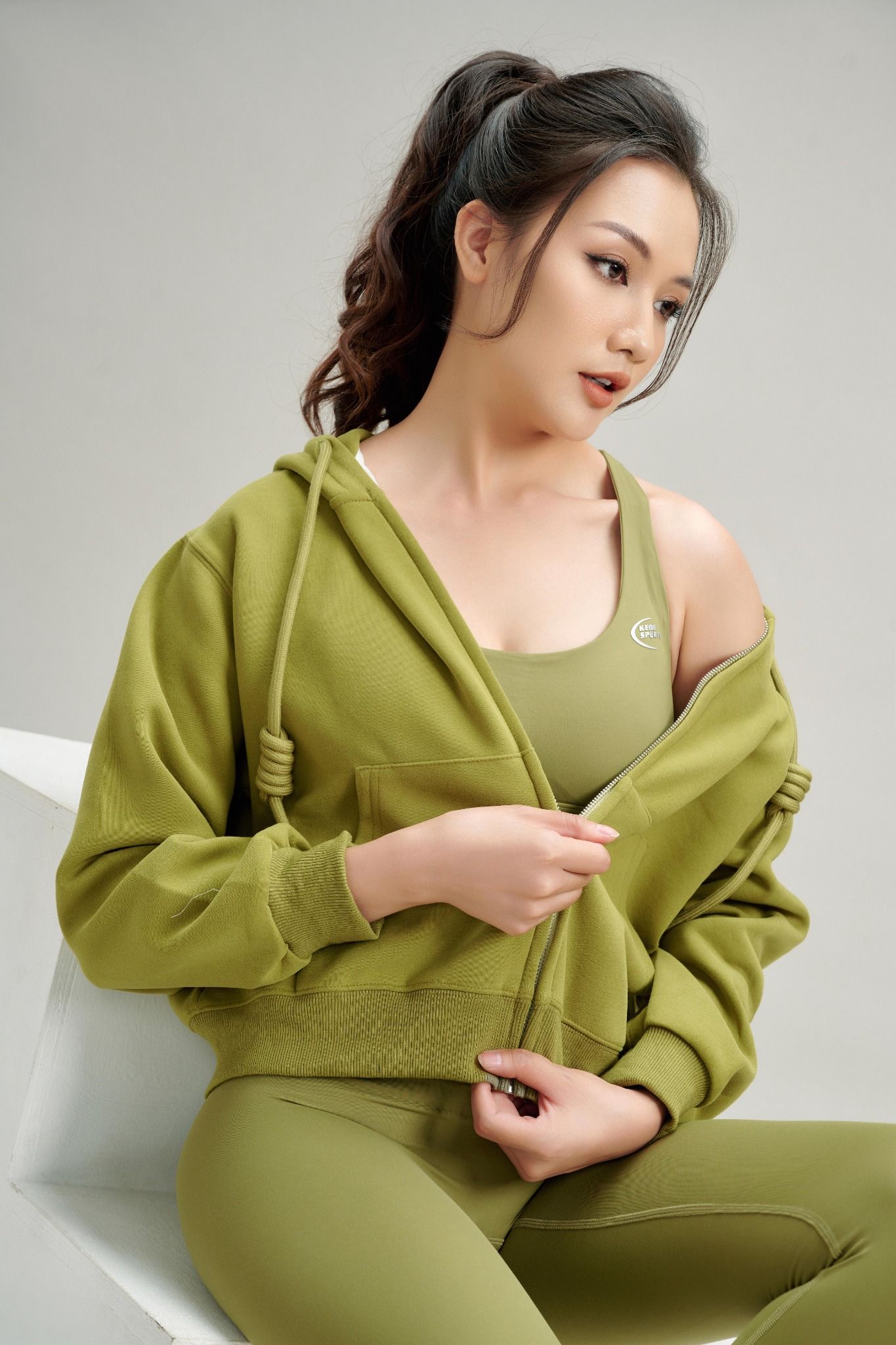  Kenewomen Zip Hoodie 