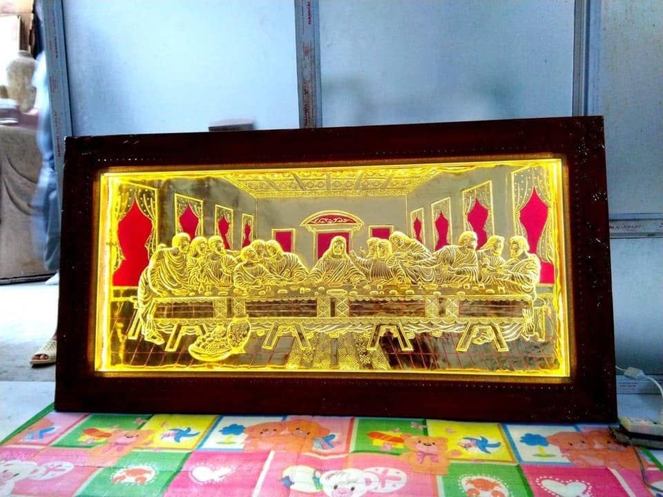 tranh bua tiec ly dong vang ve mau do 1m7x90cm xuong tranh dong