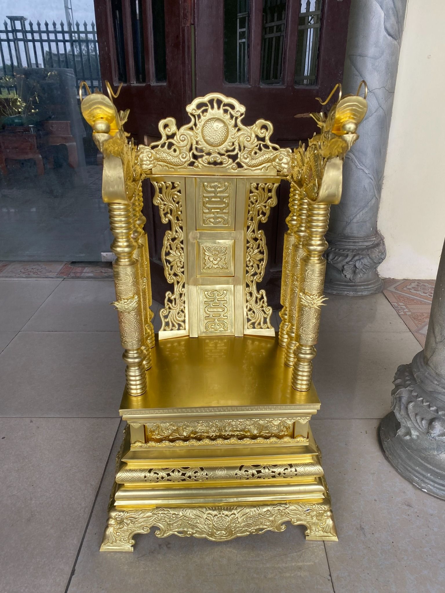 ngai tho dong vang cao 81cm xuong tranh dong