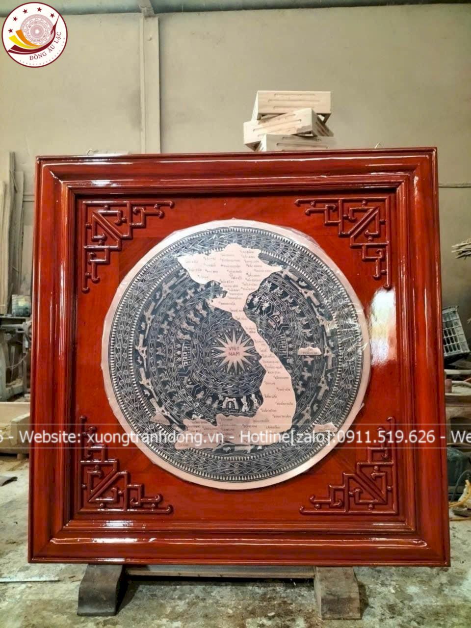 tranh trong dong dong do khung huong kich thuoc 95x95cm xuong tranh dong