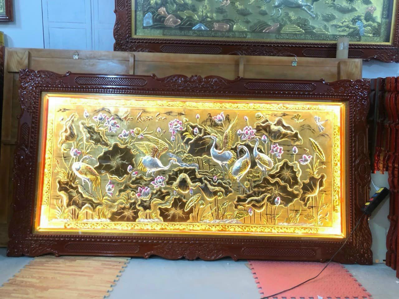 tranh sen hac dong vang dat vang bac ve mau khung duc 1m7x90cm xuong tranh dong