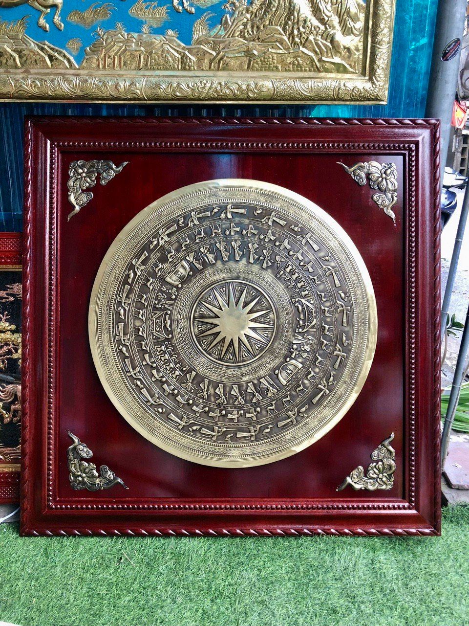 tranh trong dong dong vang gia co kich thuoc 1m2x1m2 xuong tranh dong