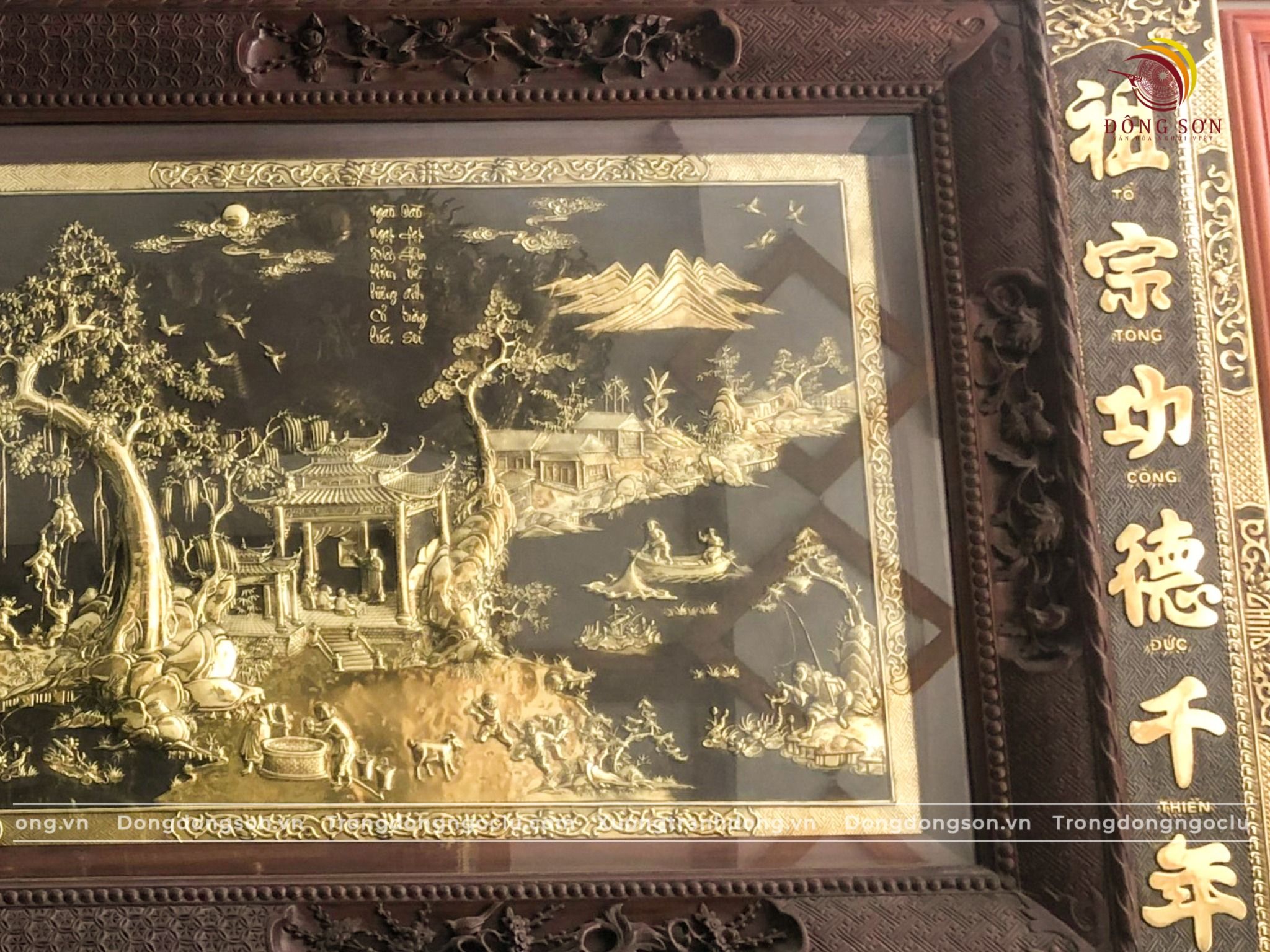 tranh dong que bang dong vang khung go gu duc hoa van kt 1m97x1m07
