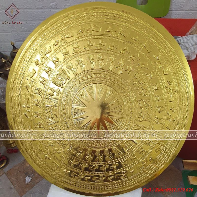 mat trong dong go duong kinh 80cm thep vang 10k