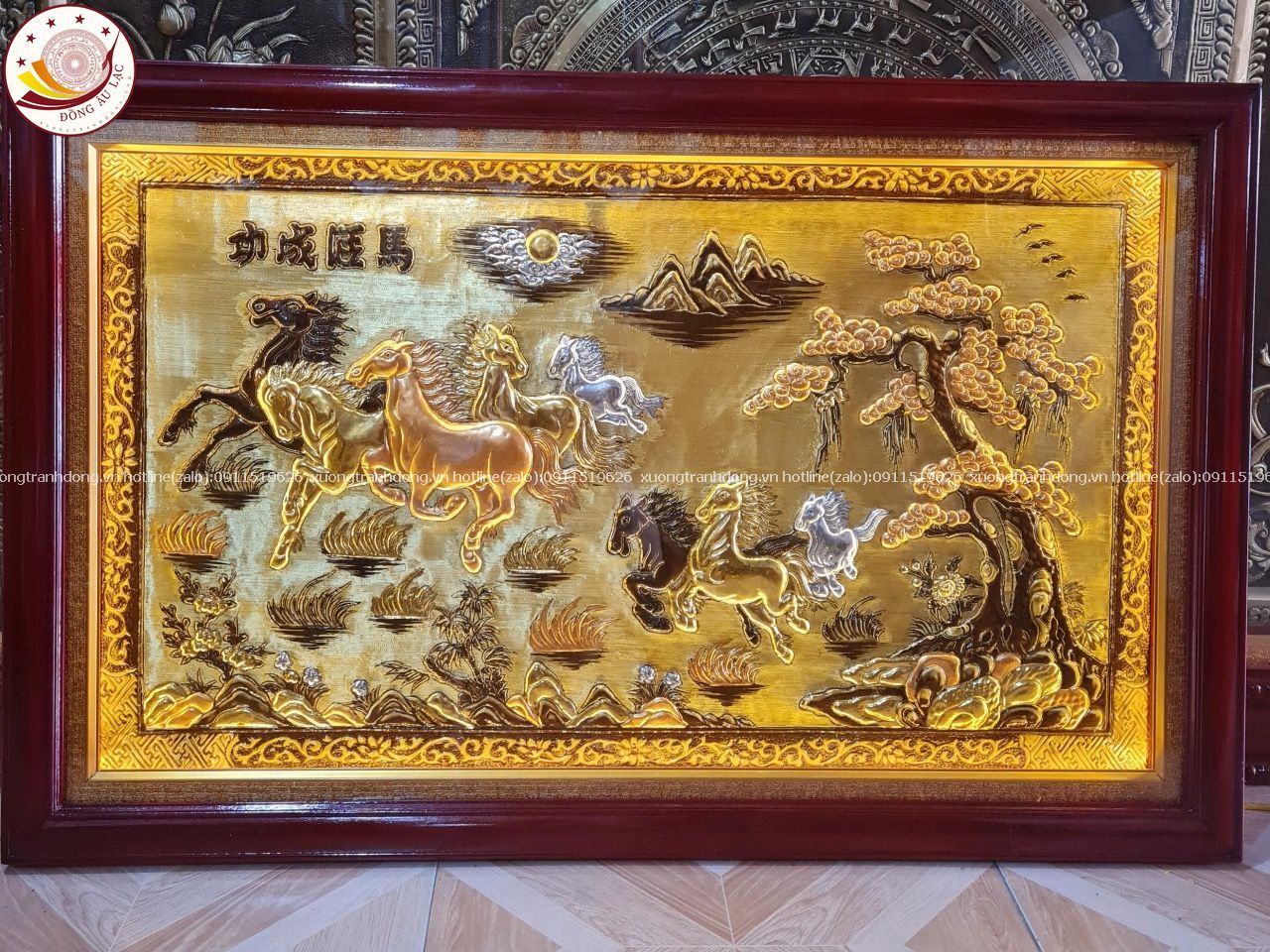 tranh qua tang ma dao thanh cong dong vang nen xuoc dat vang bac kich thuoc 72x112cm mau 2 xuong tranh dong