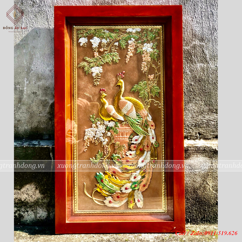 tranh chim cong nen hong thep vang 10k bang dong kich thuoc 38 68