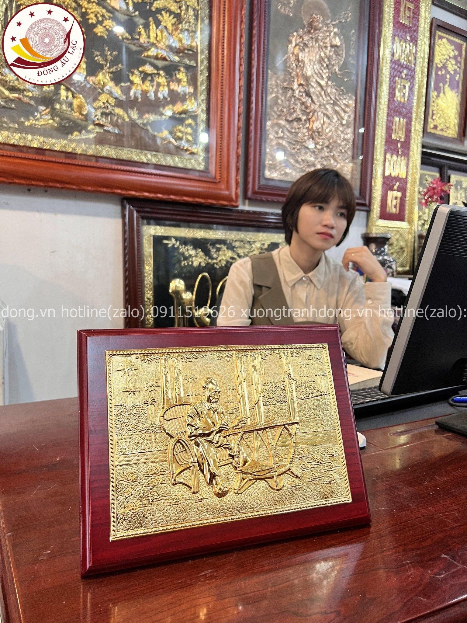 tranh qua tang danh nhan tranh bac ho ngoi ghe may dong vang ma vang 24k kich thuoc 23x32cm xuong tranh dong