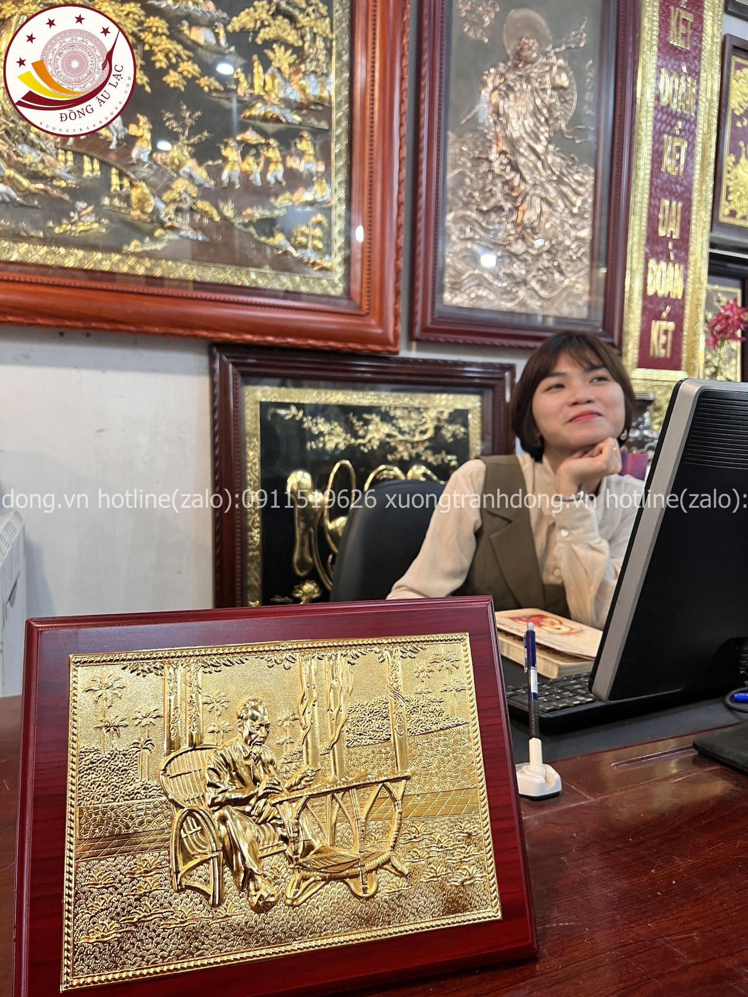 tranh qua tang danh nhan tranh bac ho ngoi ghe may dong vang ma vang 24k kich thuoc 23x32cm xuong tranh dong