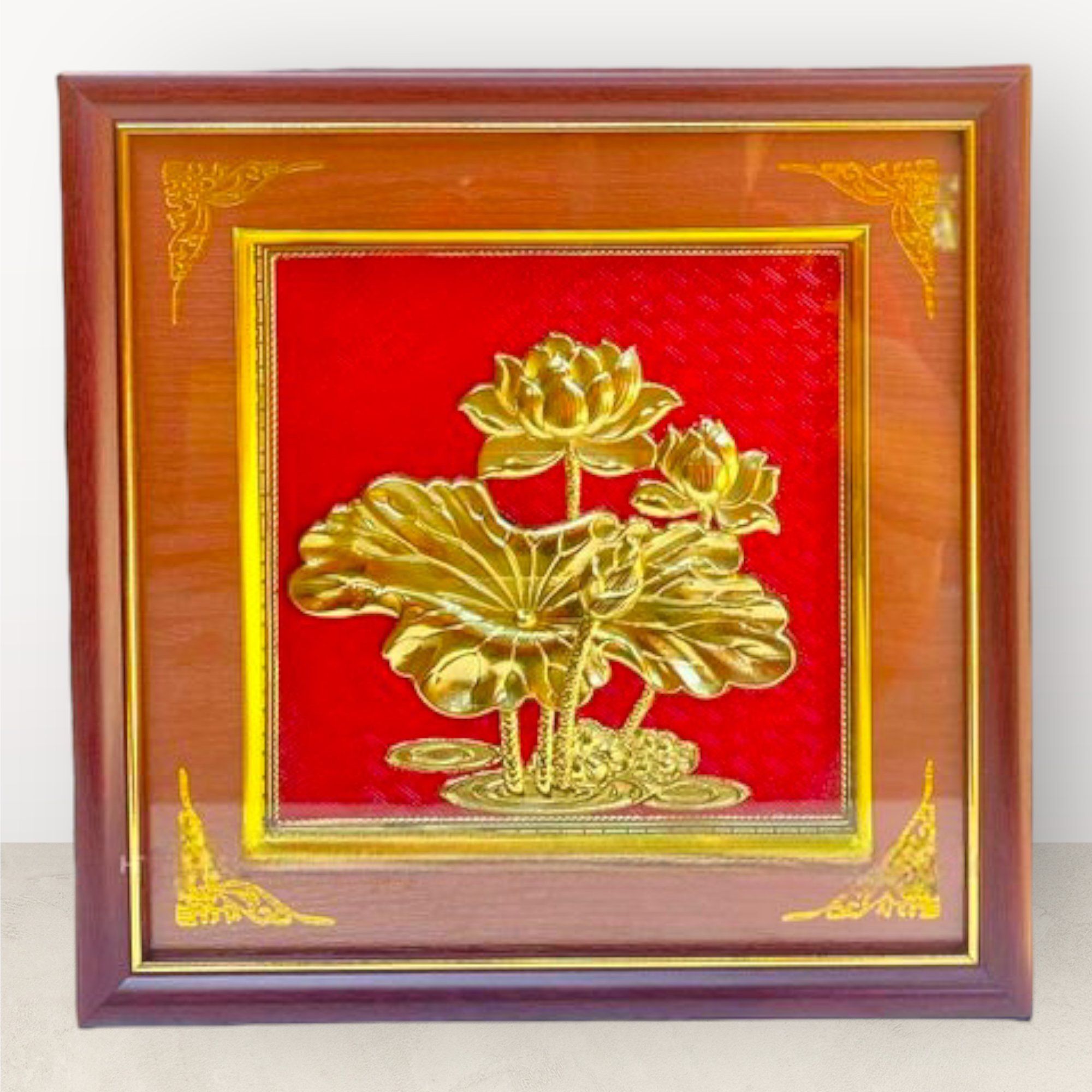 tranh qua tang hoa sen dong vang de ban kich thuoc 26x26cm mau 3 xuong tranh dong