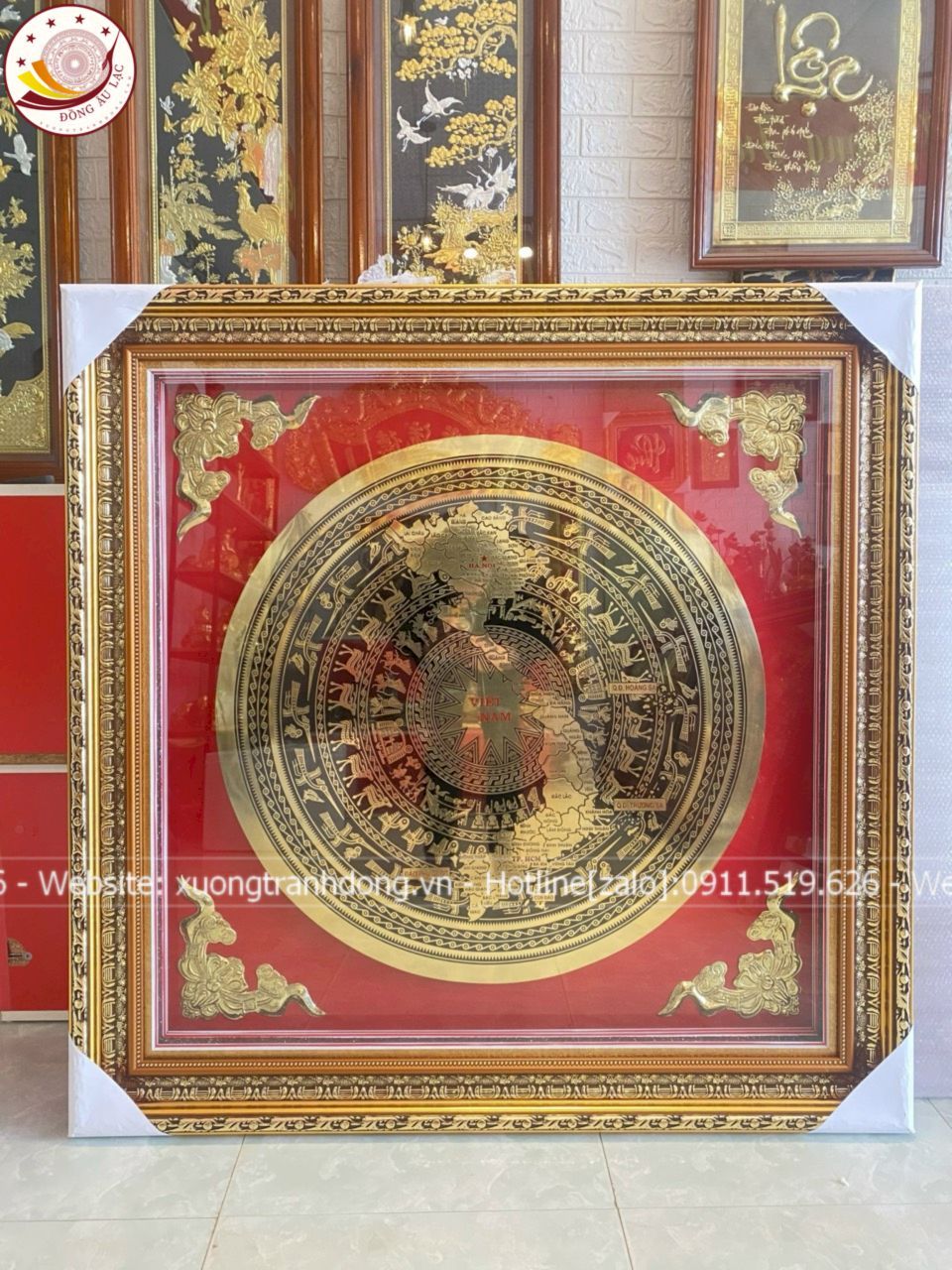 tranh trong dong dong vang mat trong an mon khung nhua kich thuoc 1m2x1m2 xuong tranh dong