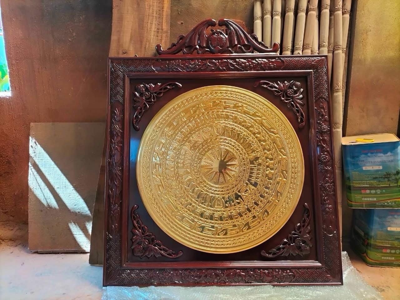 tranh trong dong dong do duc dat vang kich thuoc 1mx1m xuong tranh dong