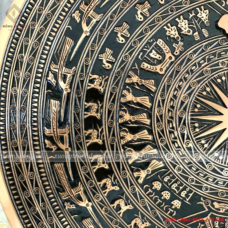 tranh trong dong do duc ban do kt 80x80cm dk mat trong 50cm