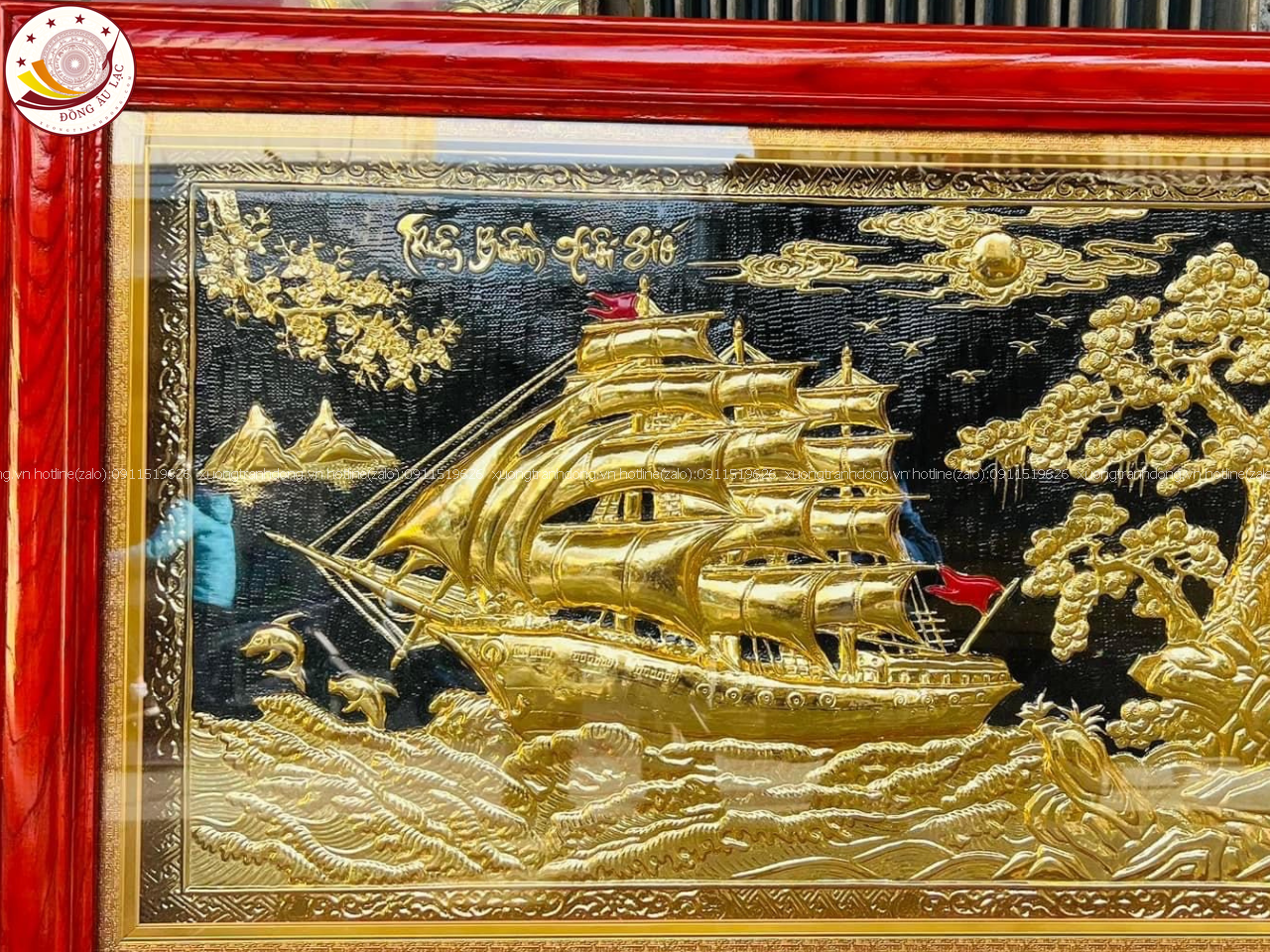 tranh qua tang thuan buom xuoi gio dong vang dat vang kich thuoc 72x112cm mau 1 xuong tranh dong