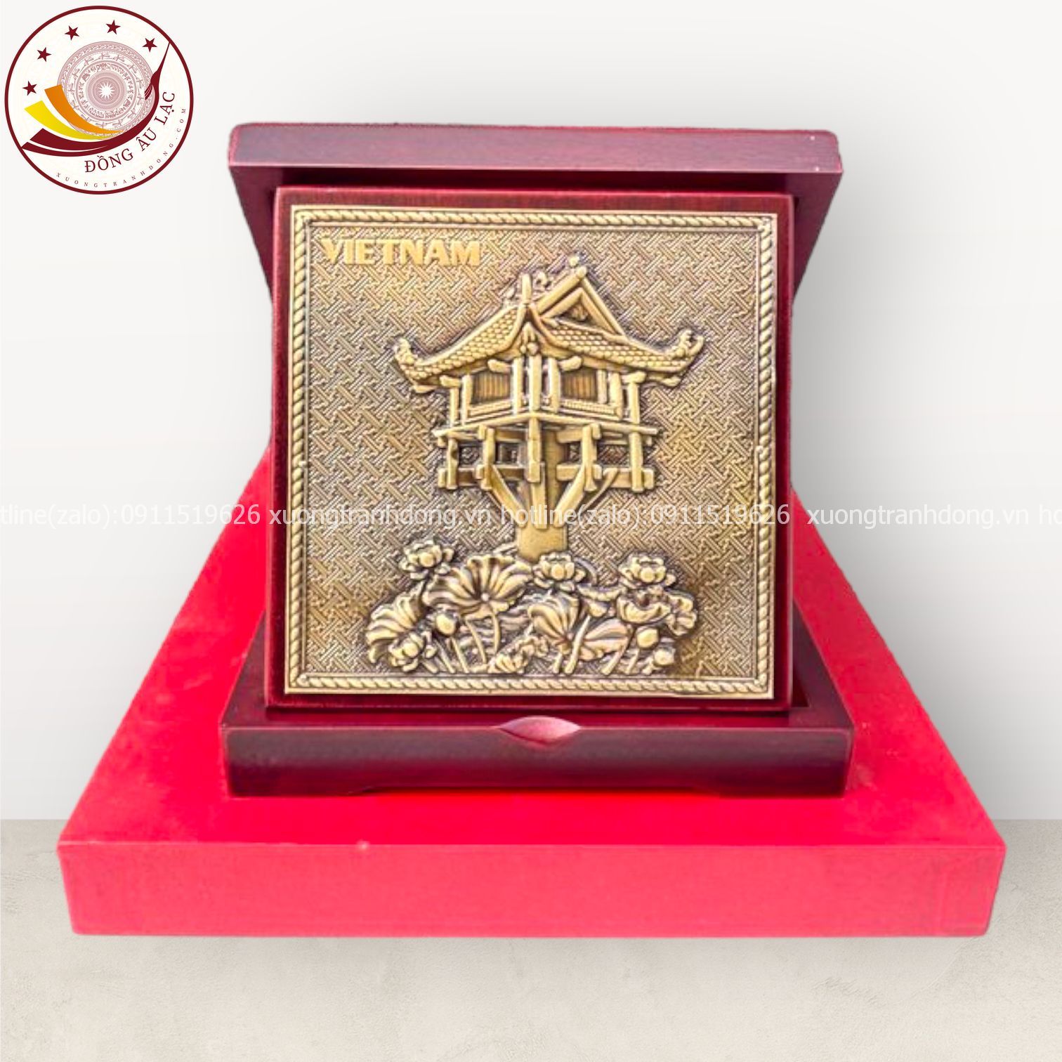 tranh qua tang danh lam chua mot cot dong vang de ban kich thuoc 16x16cm xuong tranh dong